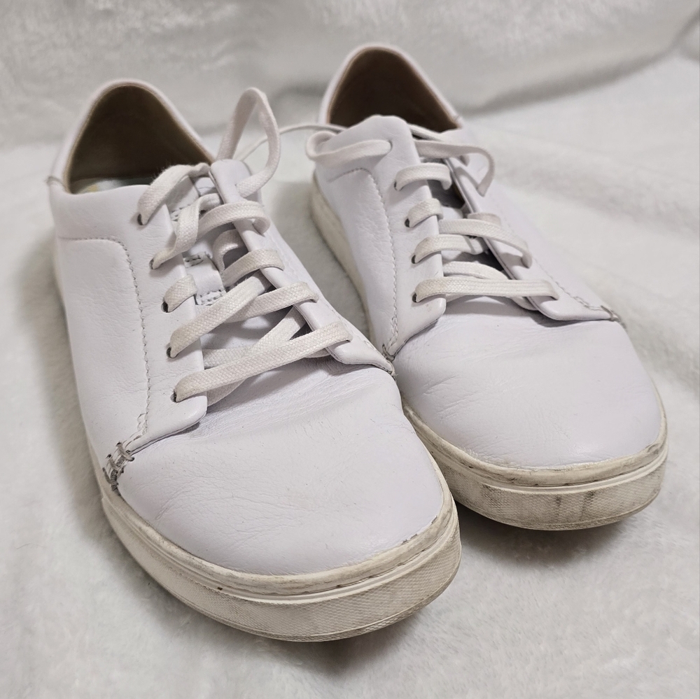 OluKai white leather sneakers size 8